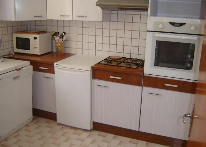 Vakantiehuis Maison Spacieuse 8 Pers Avec Jardin, Animaux Admis - Fr-1-540-256 *